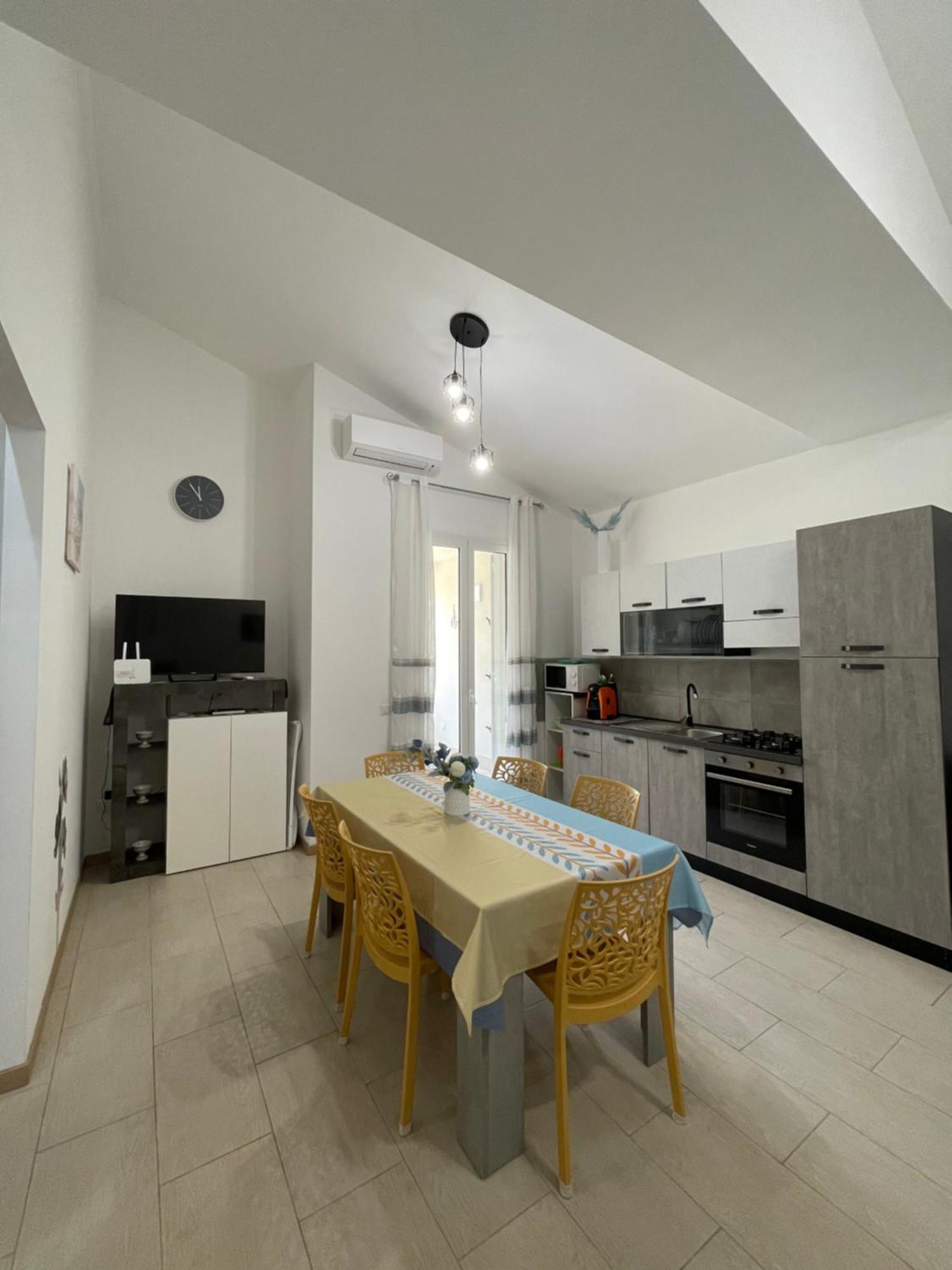 Casa Vacanza "Fortuna" 巴莱斯特拉泰 外观 照片