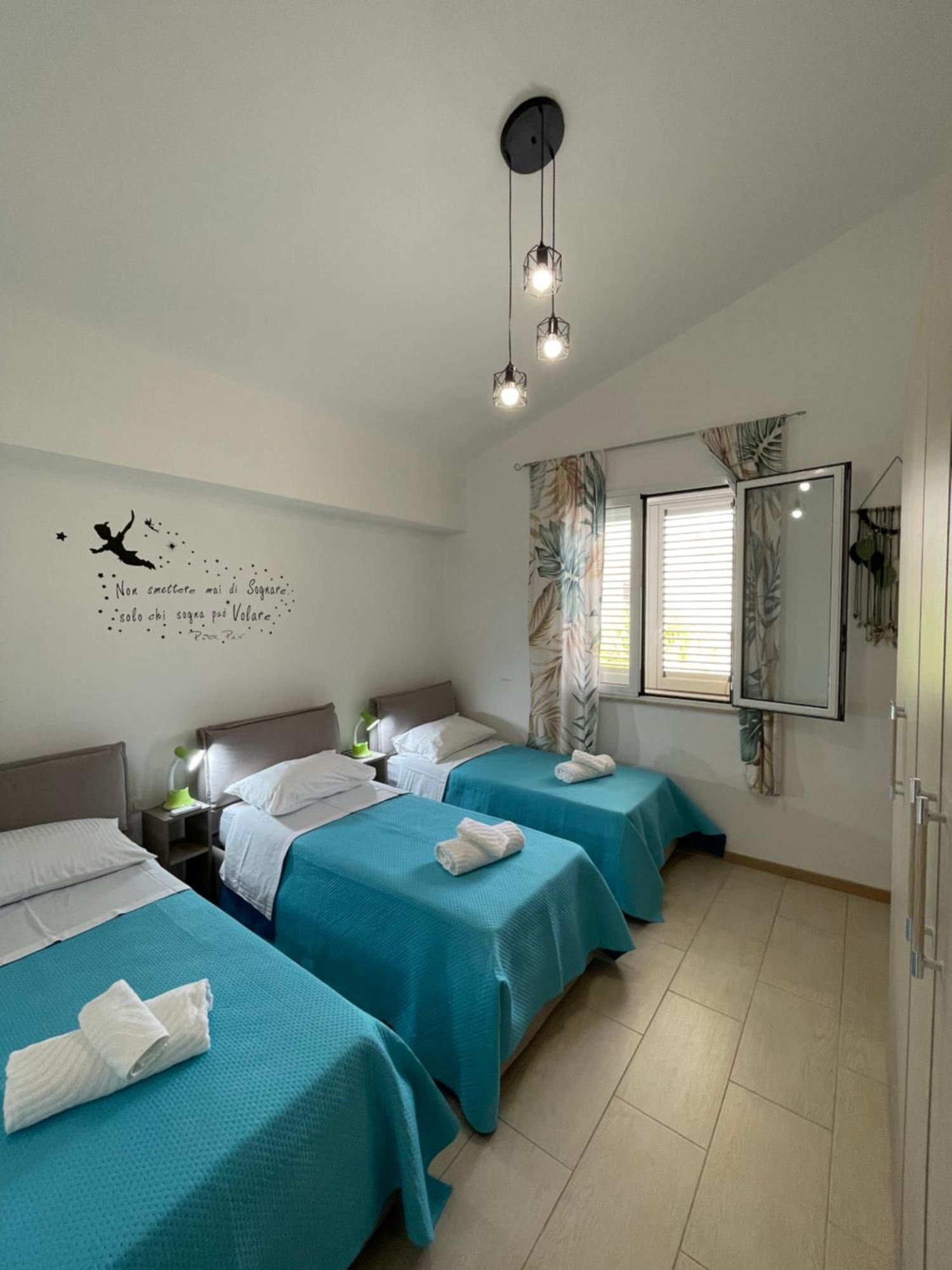 Casa Vacanza "Fortuna" 巴莱斯特拉泰 外观 照片